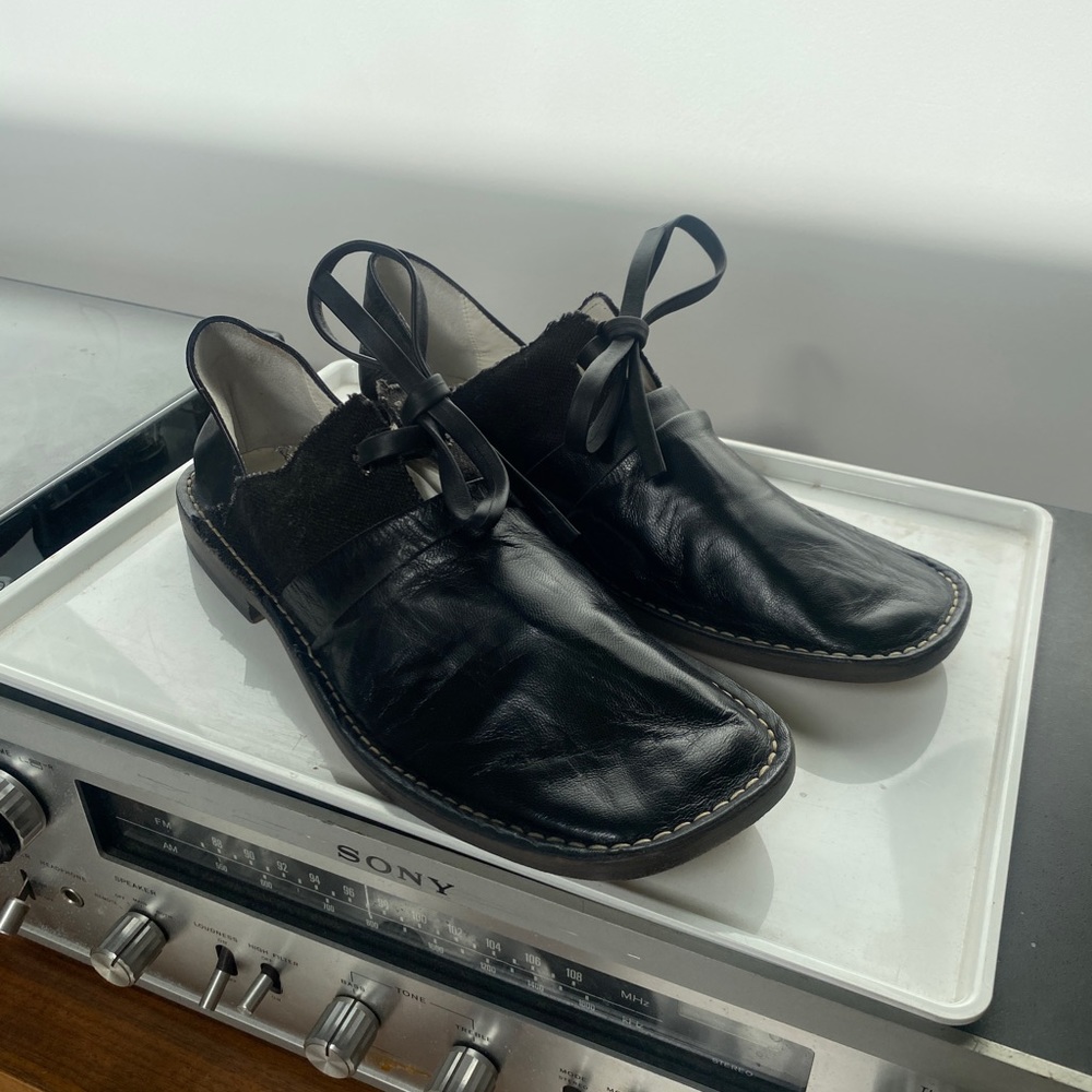 malloni Lace Up shoes in black. sz 39. retail $352